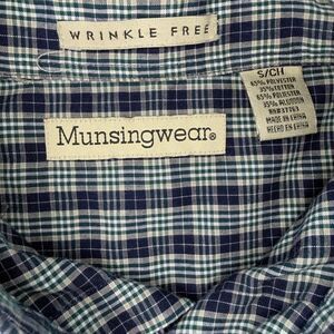 Munsingwear Men's Blue and Green Shirt
